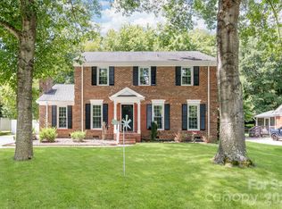 9918 Ridgemore Dr, Charlotte, NC 28277