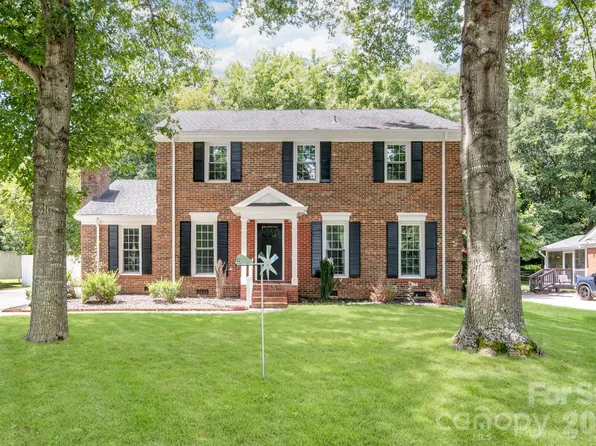 9918 Ridgemore Dr, Charlotte, NC 28277