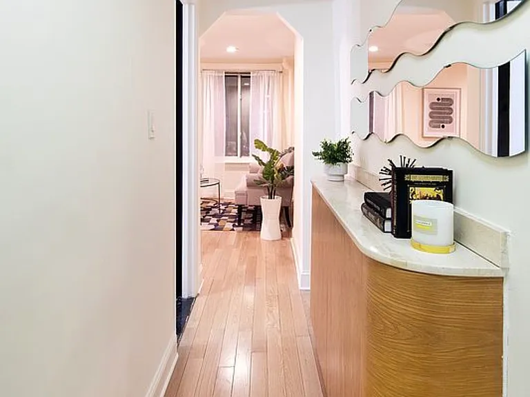 131 E 15th St #1B — Photo 5