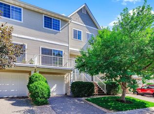 428 Willoughby Way W, Minnetonka, MN 55305