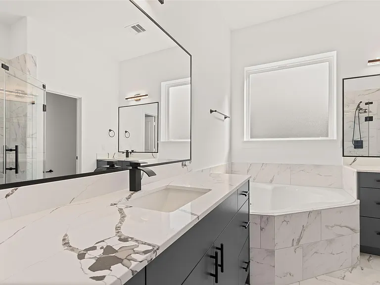 2707 Dennis St — Photo 19