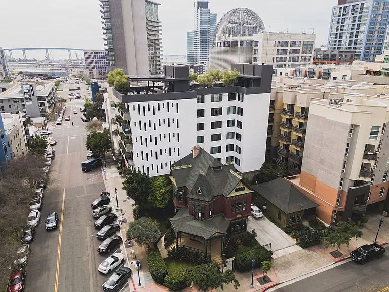 Ezabelle Apartments San Diego — Photo 53