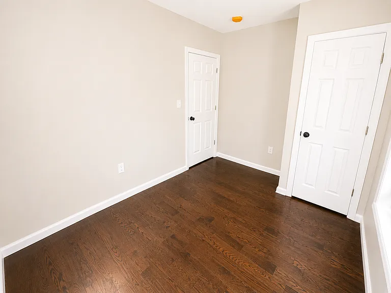 566-568 Summer Ave #2L — Photo 8