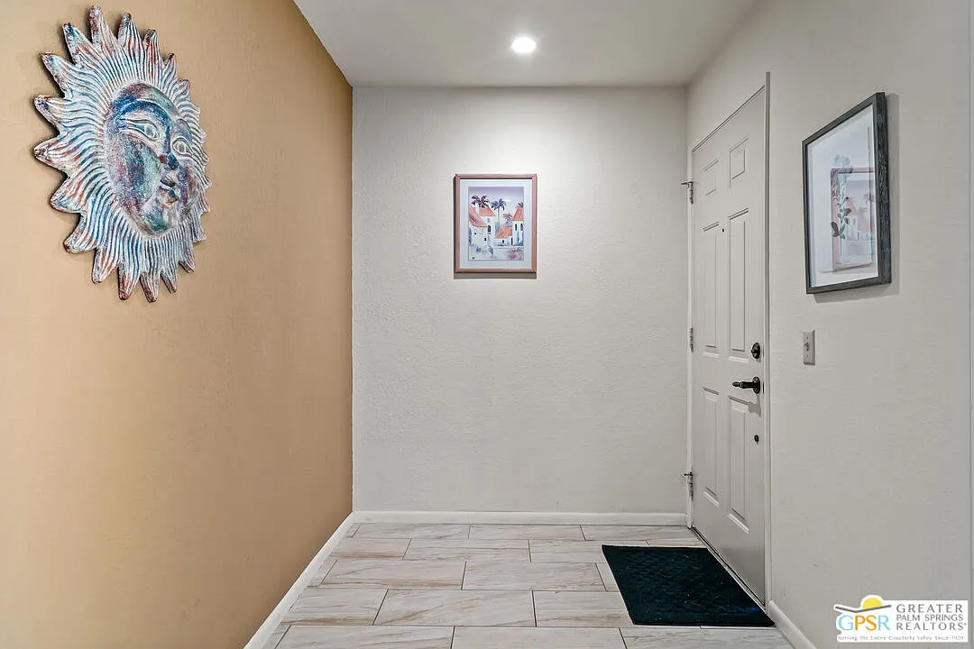 2 bed, 2.5 bath, 1699 sqft, $3,500 — Photo 2