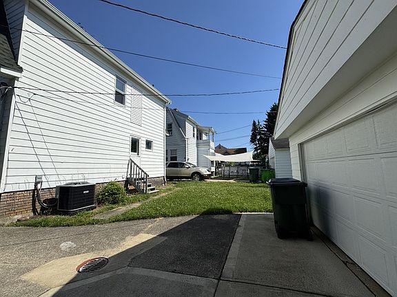 5th image of 4912 E 111th St