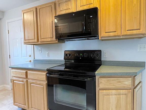2nd image of 90 Commercial St #5A