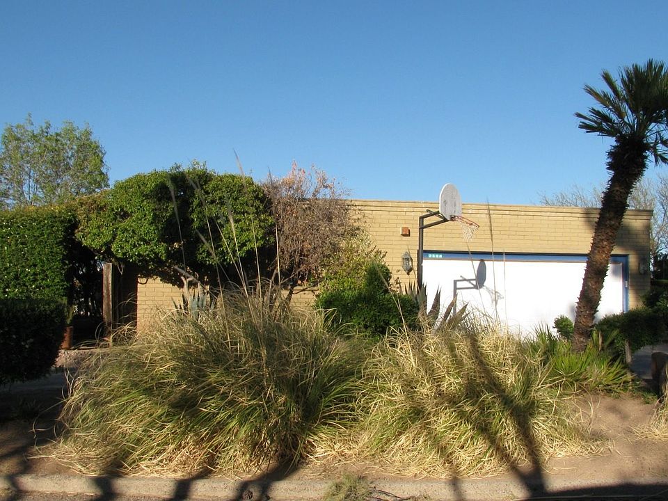 1st image of 2554 N Paseo Vista Dr