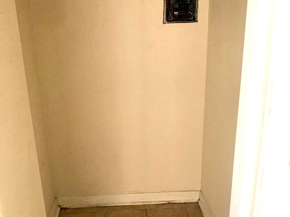5th image of 516 Holiday Dr #55