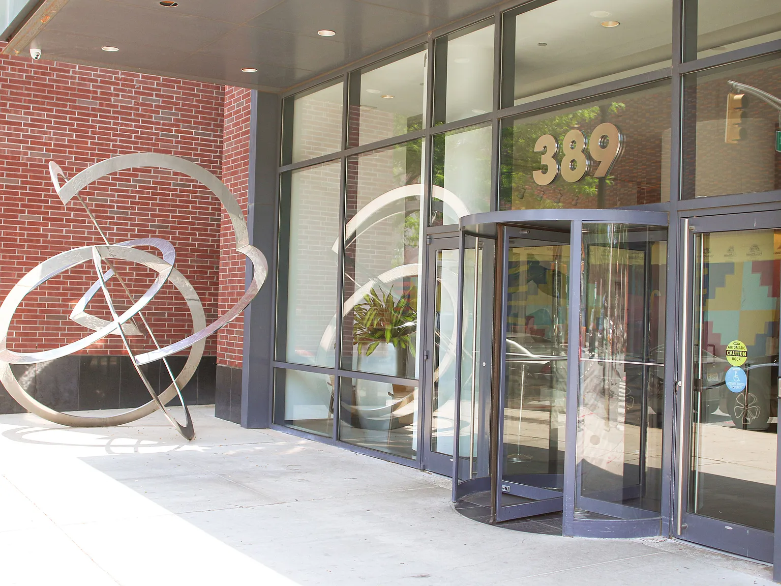 1 bed, 566 sqft, $3,400 — Photo 3