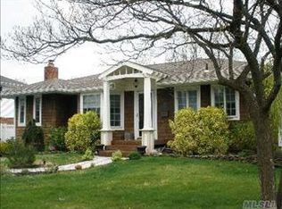 105 Sherry St, East Islip, NY 11730