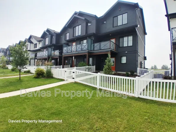 32 Jensen Gate, Saint Albert, AB T8N 7Y5