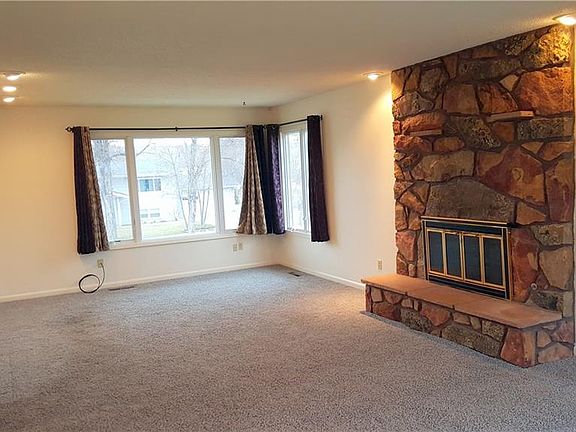 4th image of 2336 Yellowstone Ave