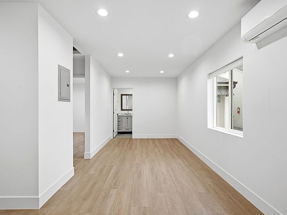 5th image of 1005 Omer Ln #101