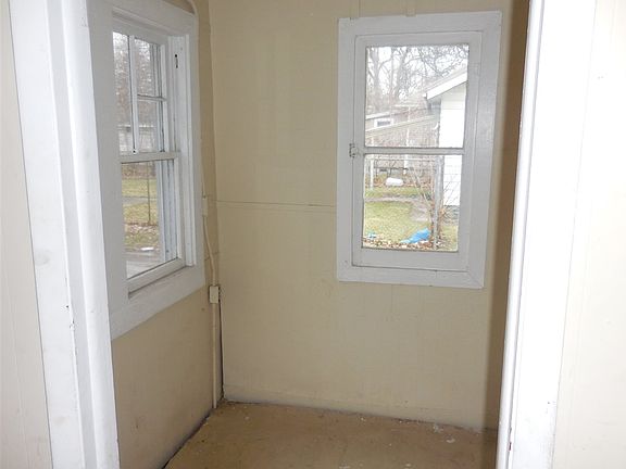 5th image of 1305 N Brookfield St