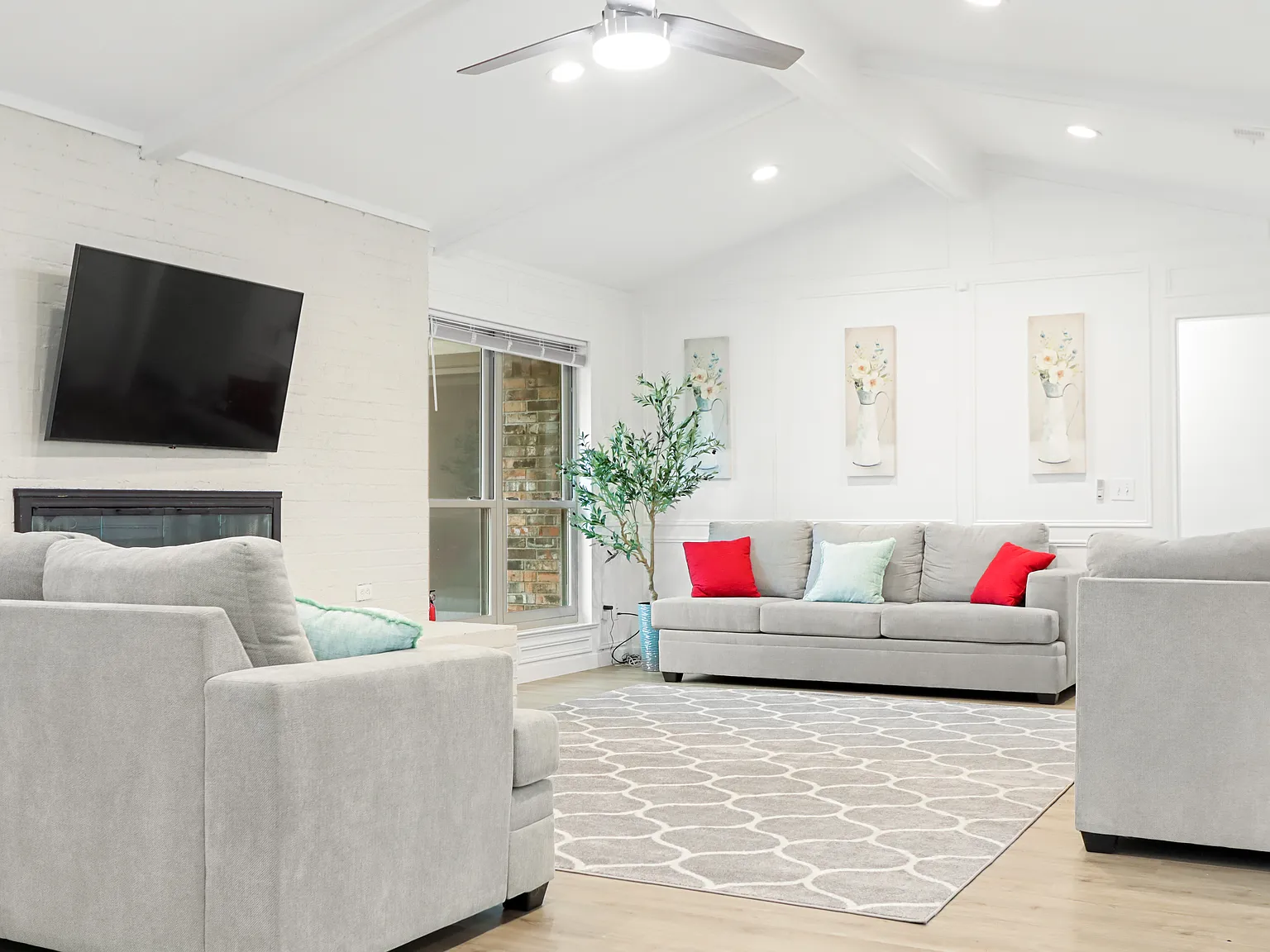 5101 E Parker Rd — Photo 3