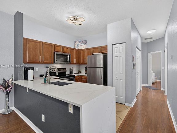 3rd image of 3107 Grandiflora Dr