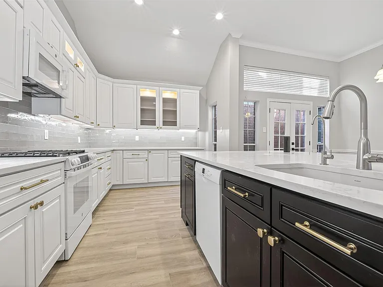 3117 Cedar Knolls Dr — Photo 16