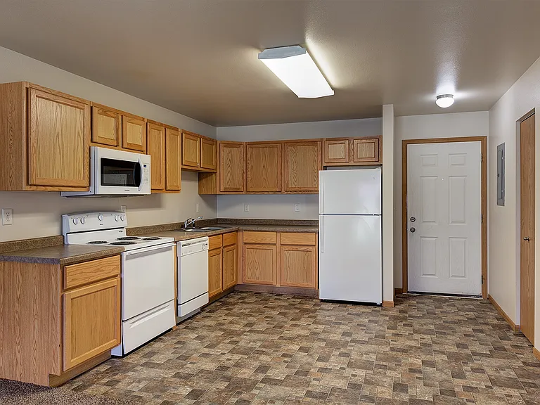 Pineview Apartments — Photo 25