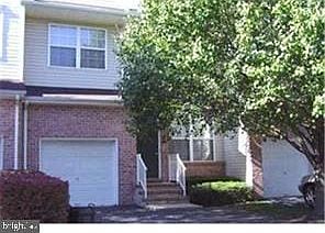 1st image of 15 Fountayne Ct