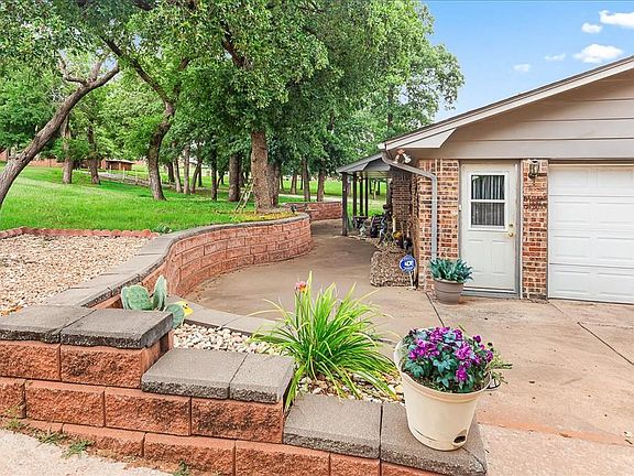 5th image of 3111 Shady Lane Dr