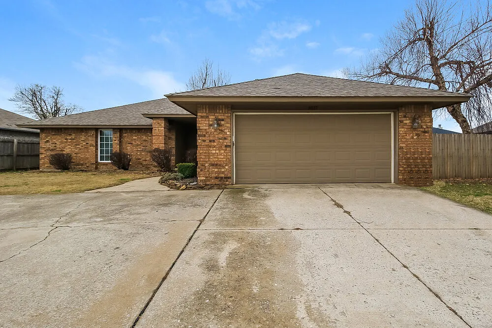 3 bed, 2.0 bath, 1635 sqft, $1,620 — Photo 1