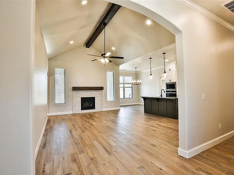 9301 SW 44th Ter — Photo 3