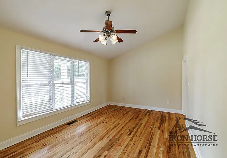 130 Mandy Dr — Photo 6