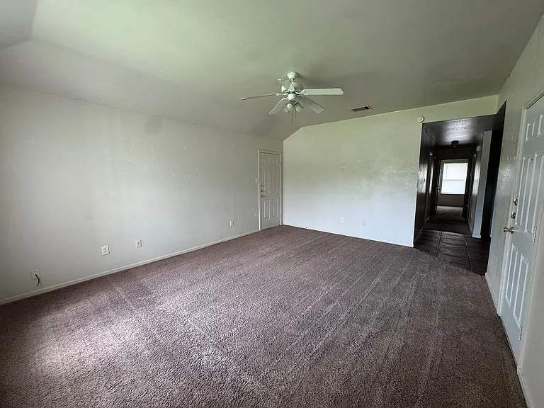 1430 Shoshoni Trl — Photo 2