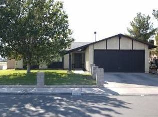 1421 Charmaine St, Las Vegas, NV 89104