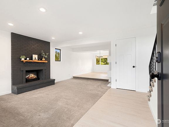 5th image of 10223 74th Avenue E