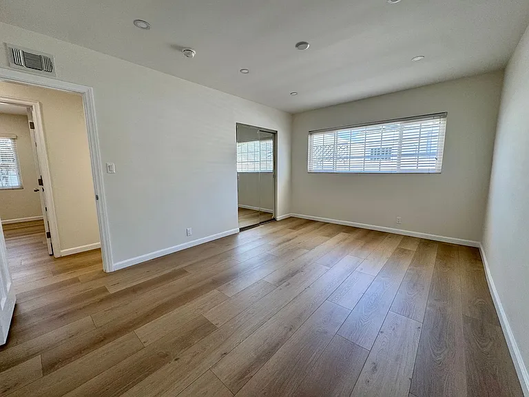 16512 Dearborn St — Photo 14