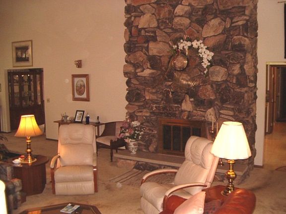 4th image of 4021 Woodhaven Ct
