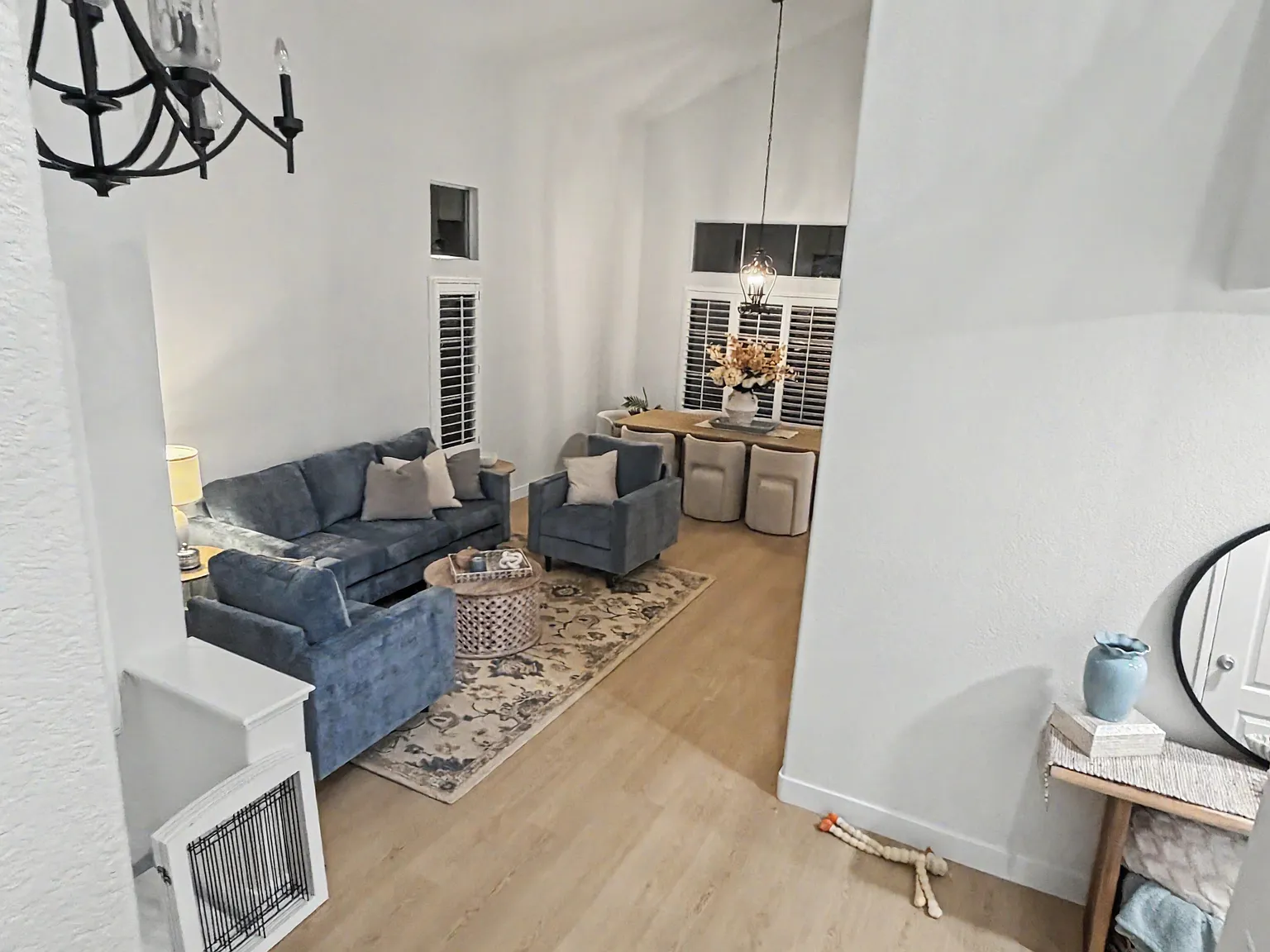 5 bed, 2516 sqft, $7,500 — Photo 2