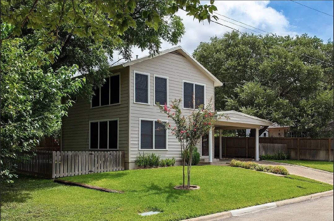 2 bed, 1.0 bath, 1080 sqft, $1,950 — Photo 1