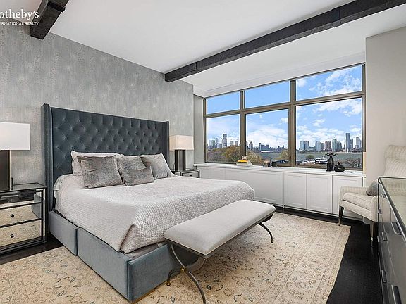 4th image of 1 Morton Sq APT 3EW