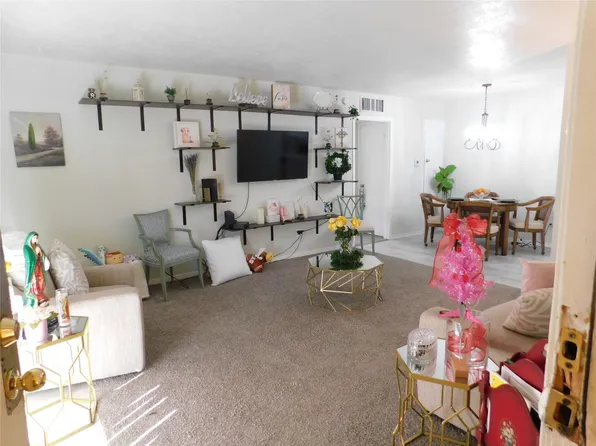 3131 Cummins St APT 46, Houston, TX 77027
