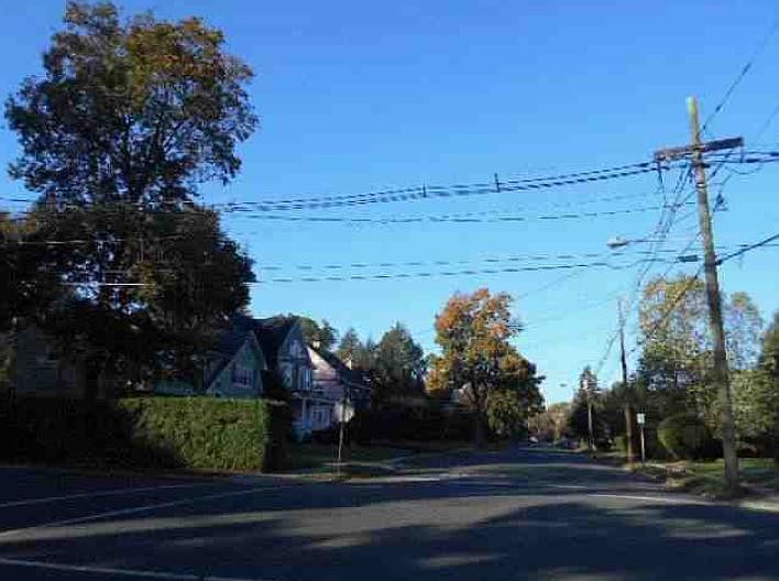 2nd image of 1160-64 Martine Ave