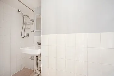 Rented by R New York