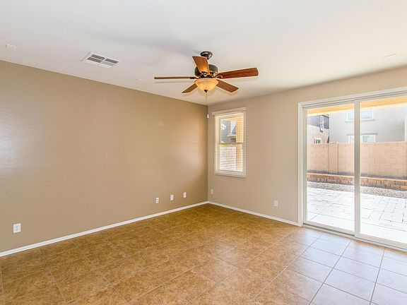 4th image of 2241 E Sunland Ave