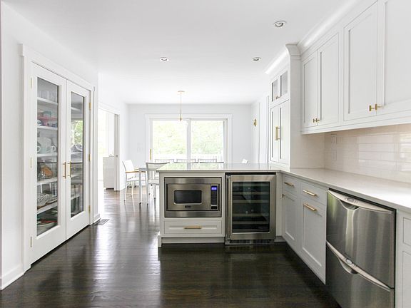 5th image of 151 Northside Dr
