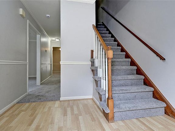 5th image of 136 Kenilworth Dr