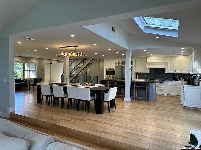 120 Longfellow Rd — Photo 2