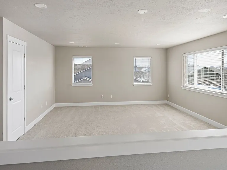 280 NW Double Eagle Ave — Photo 15