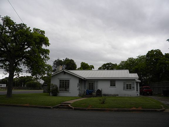 2nd image of 321 Hale St