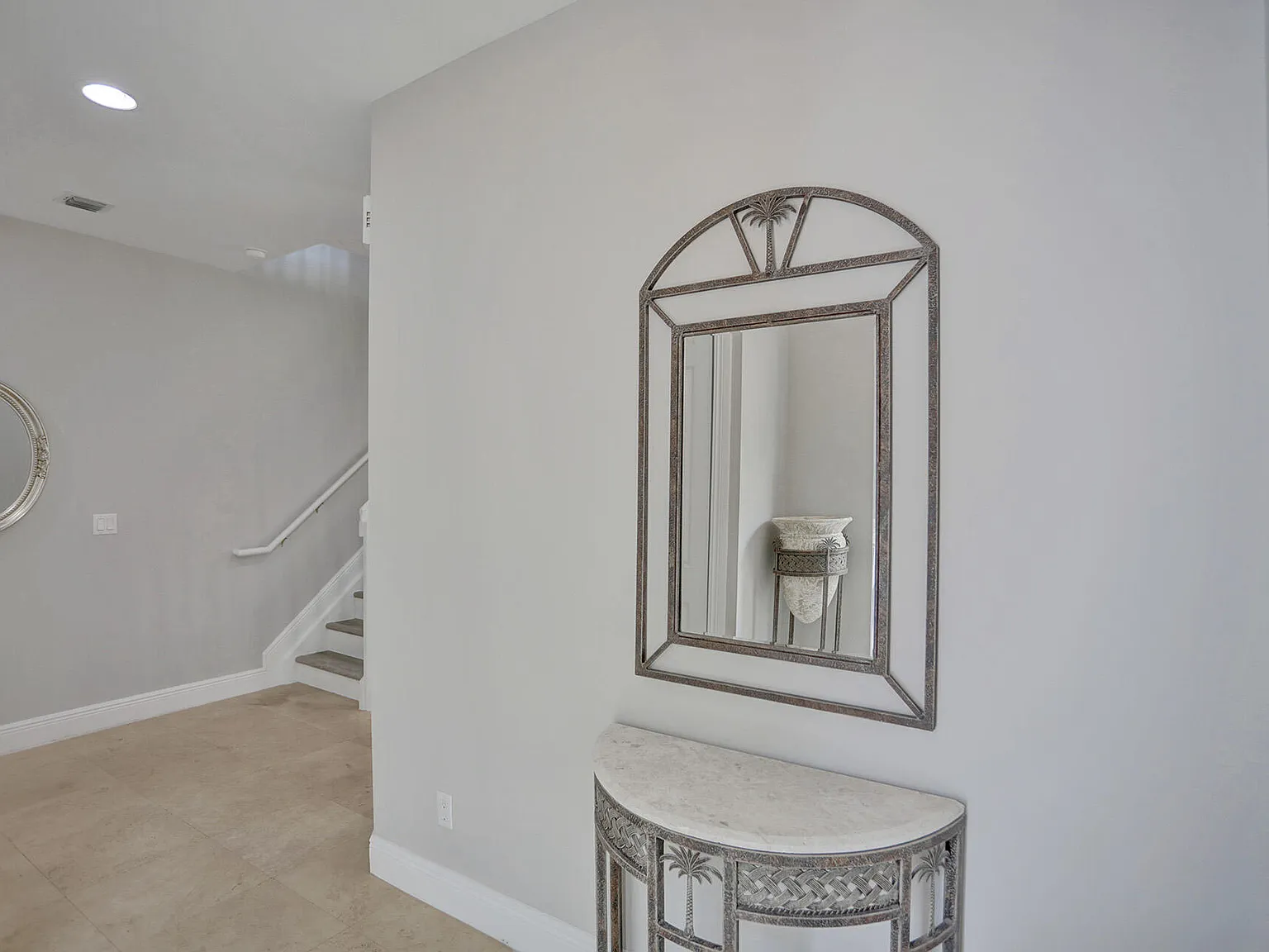 3 bed, 2.5 bath, 2142 sqft, $5,000 — Photo 4