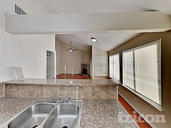 4th image of 3106 Boynton Dr