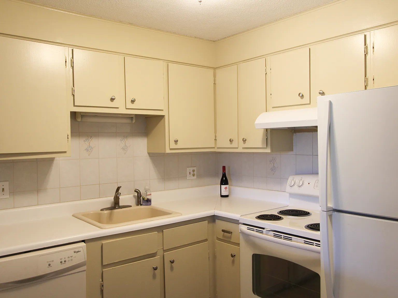 1 bed, 694 sqft, $1,800 — Photo 3