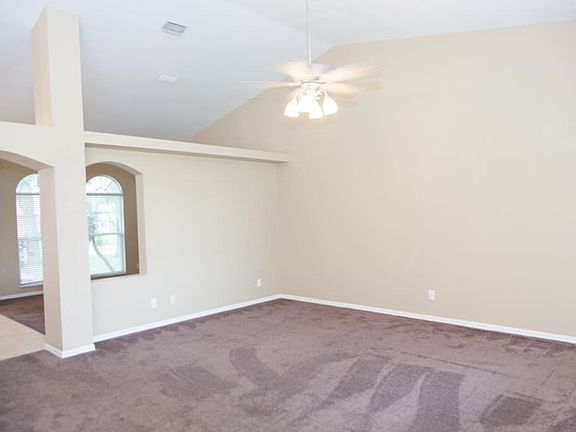 4th image of 2822 Laurel Leaf Dr