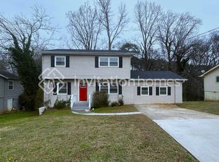 4116 Emerald Lake Dr, Decatur, GA 30035