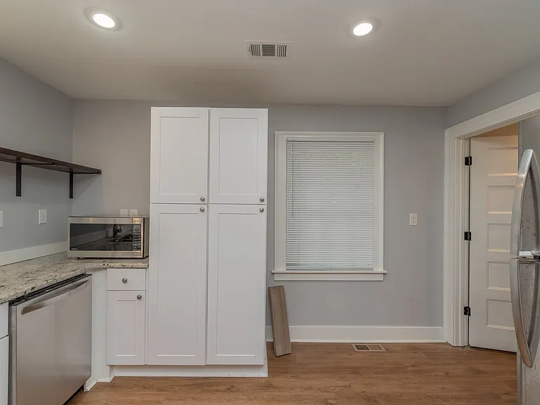 2056 McDowell St — Photo 15